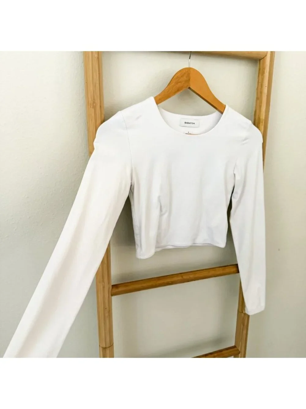 Aritzia Babaton Long Sleeve Crew Neck Crop Top White Double Layer Stretch Small